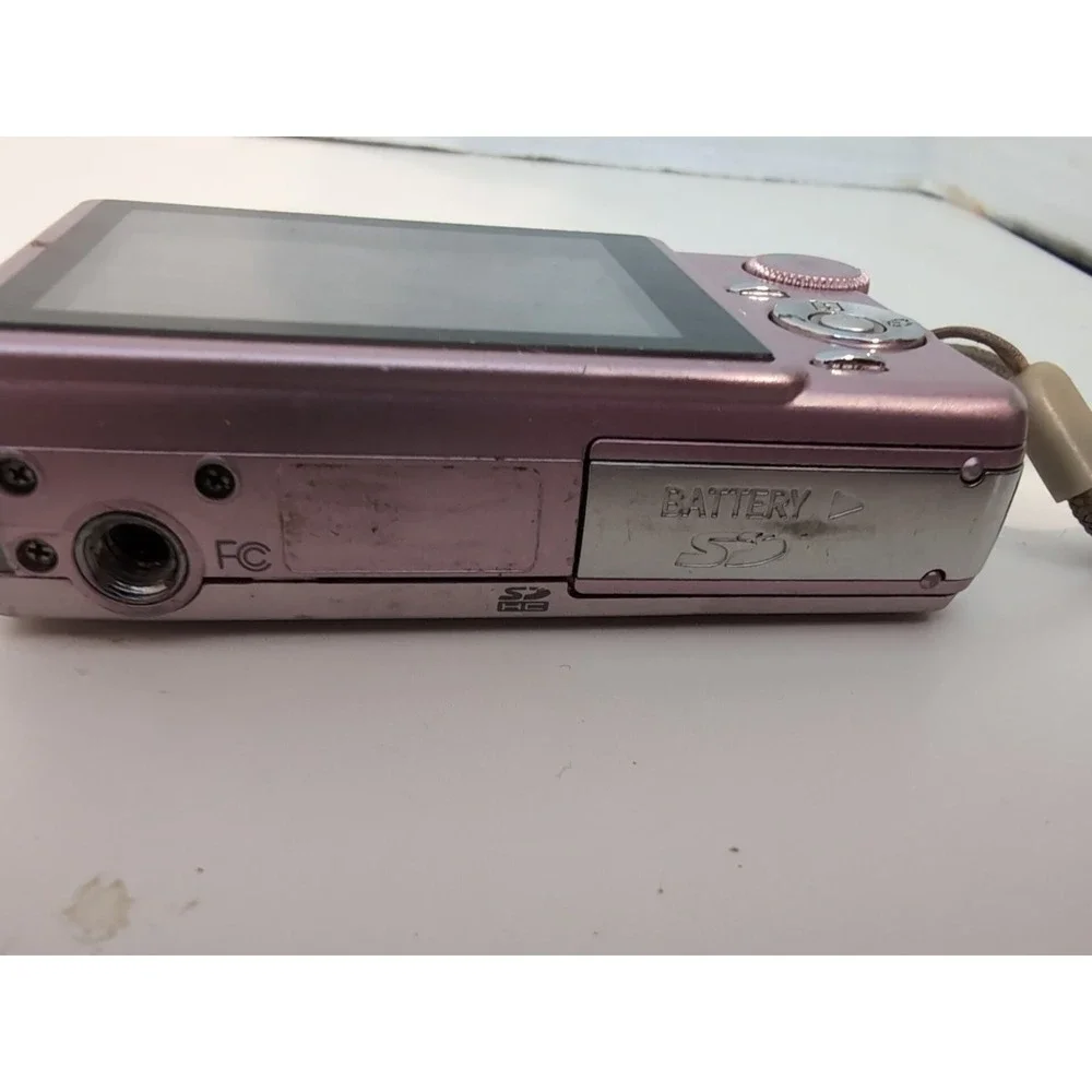 Pink Sanyo VPC-E760 7.1MP digital camera‎ with 3x optical zoom FOR PARTS - Picture 7 of 7